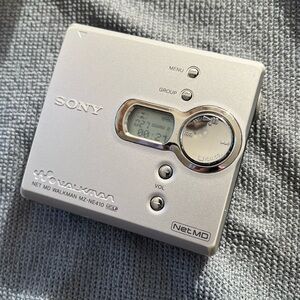 Sony Walkman Net MD MZ-NE410 Silver Minidisc Player Working Portable Music Retro